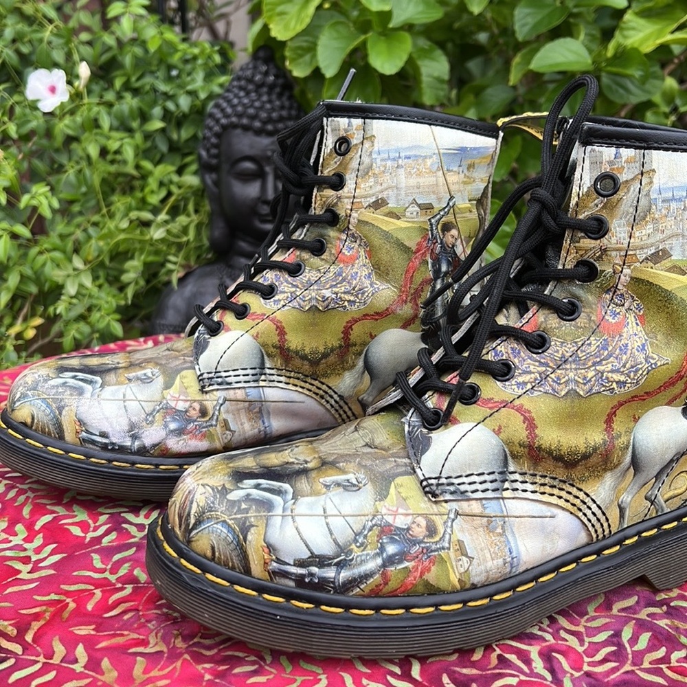 Rare Dr. Martens George & Dragon Backhand 1460 Boots - Picture 9 of 17